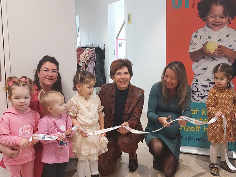 Wethouder Bentvelzen opent peuterspeelschool in Parkrijk
